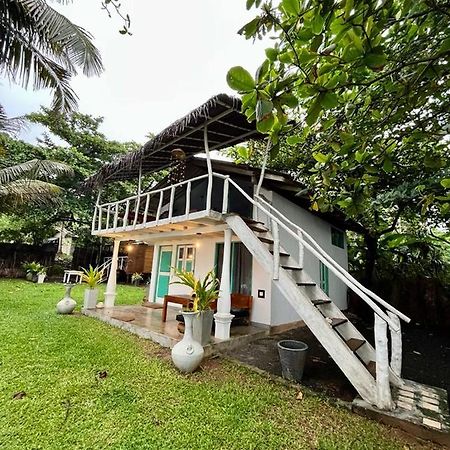 Beach House Kalukatiya - Family Villa, Seaview Room, Garden Room Диквела Екстериор снимка