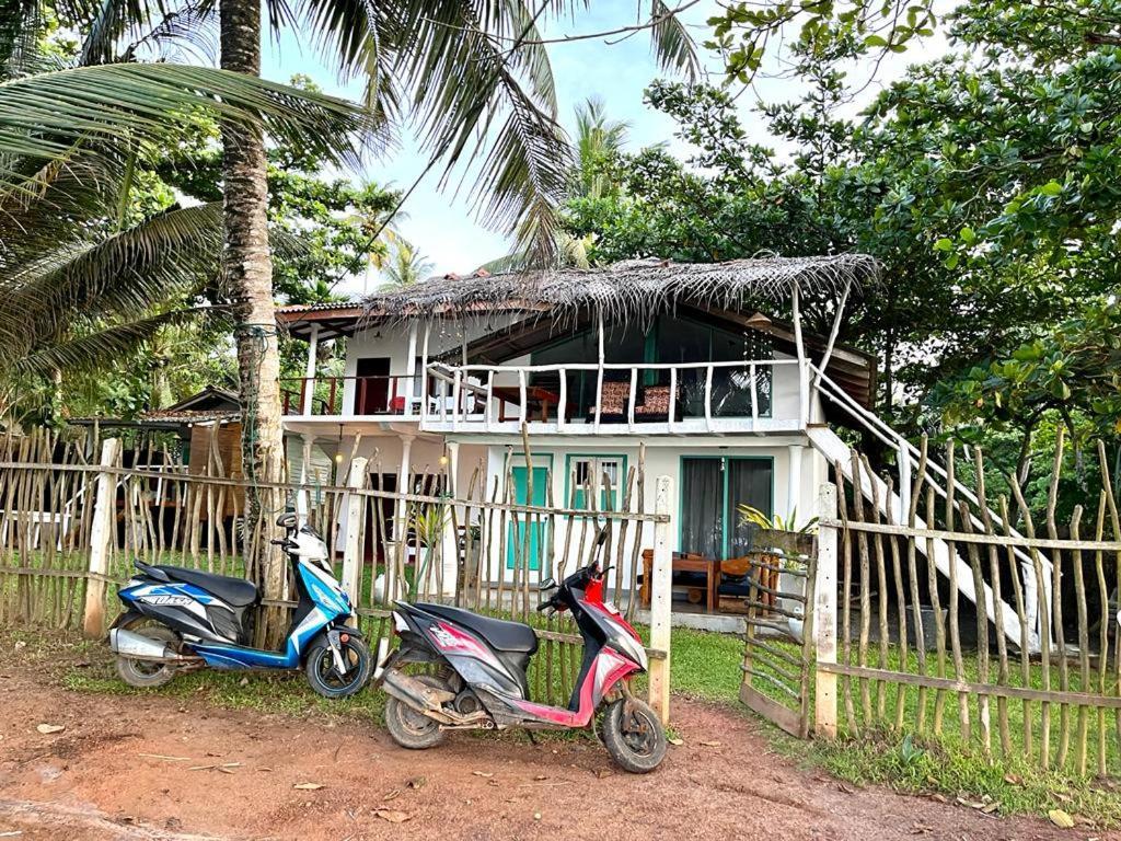 Beach House Kalukatiya - Family Villa, Seaview Room, Garden Room Диквела Екстериор снимка