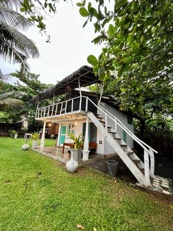Beach House Kalukatiya - Family Villa, Seaview Room, Garden Room Диквела Екстериор снимка