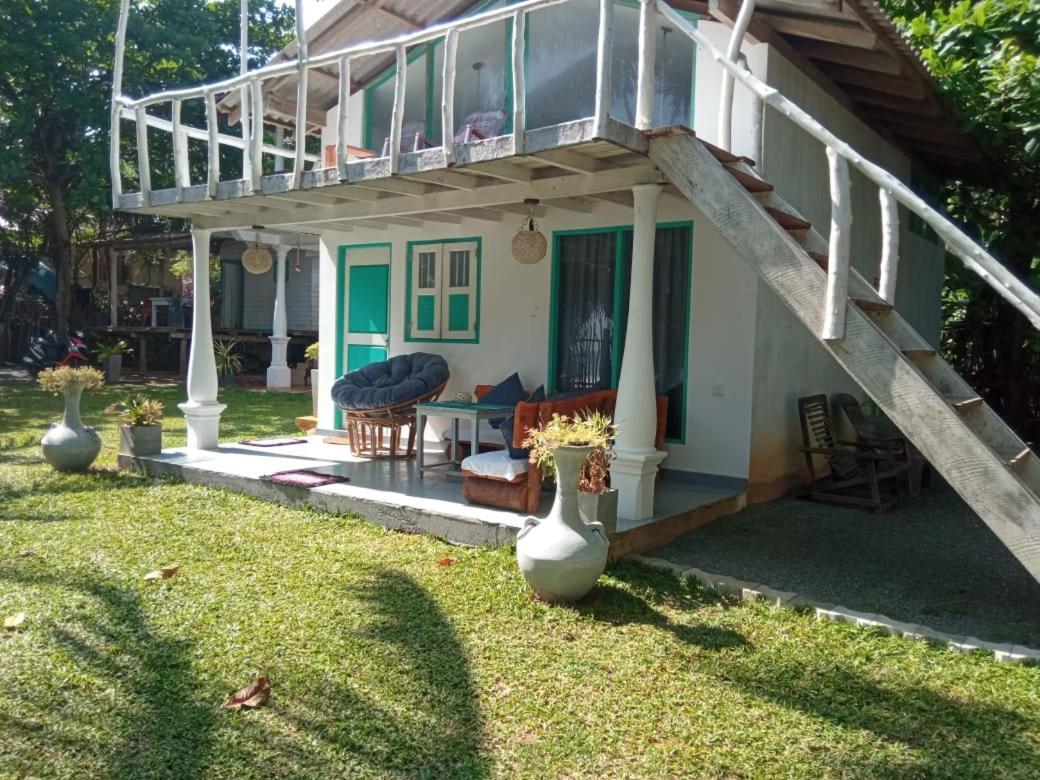 Beach House Kalukatiya - Family Villa, Seaview Room, Garden Room Диквела Екстериор снимка