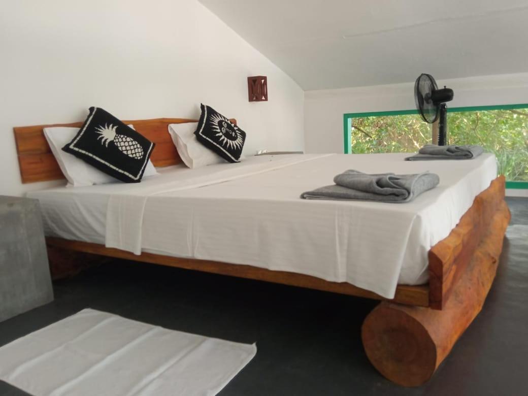 Beach House Kalukatiya - Family Villa, Seaview Room, Garden Room Диквела Екстериор снимка