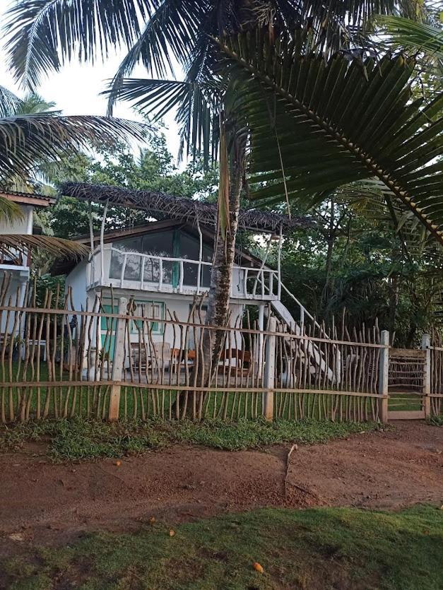 Beach House Kalukatiya - Family Villa, Seaview Room, Garden Room Диквела Екстериор снимка
