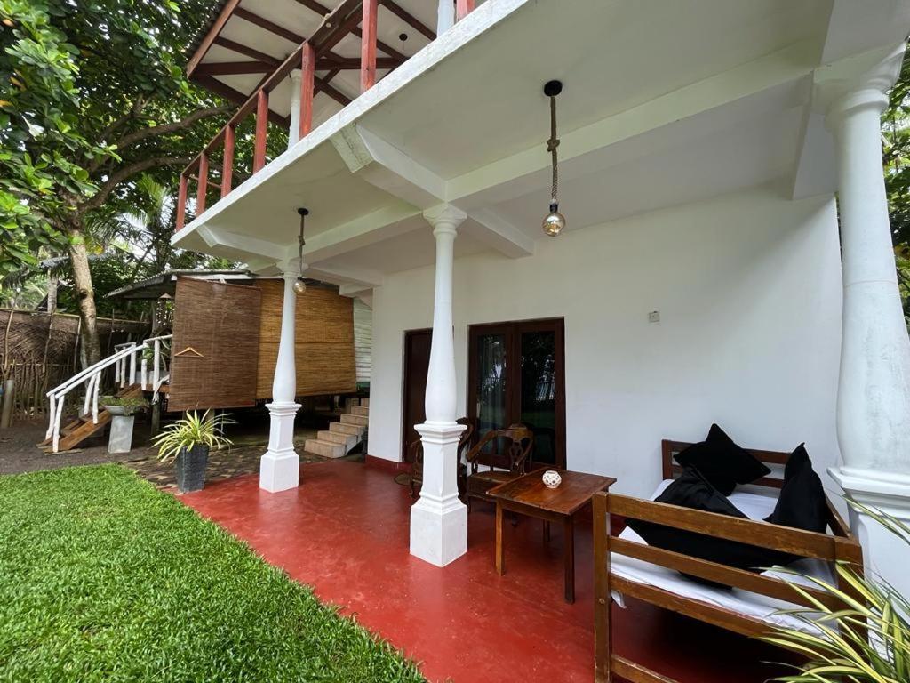 Beach House Kalukatiya - Family Villa, Seaview Room, Garden Room Диквела Екстериор снимка