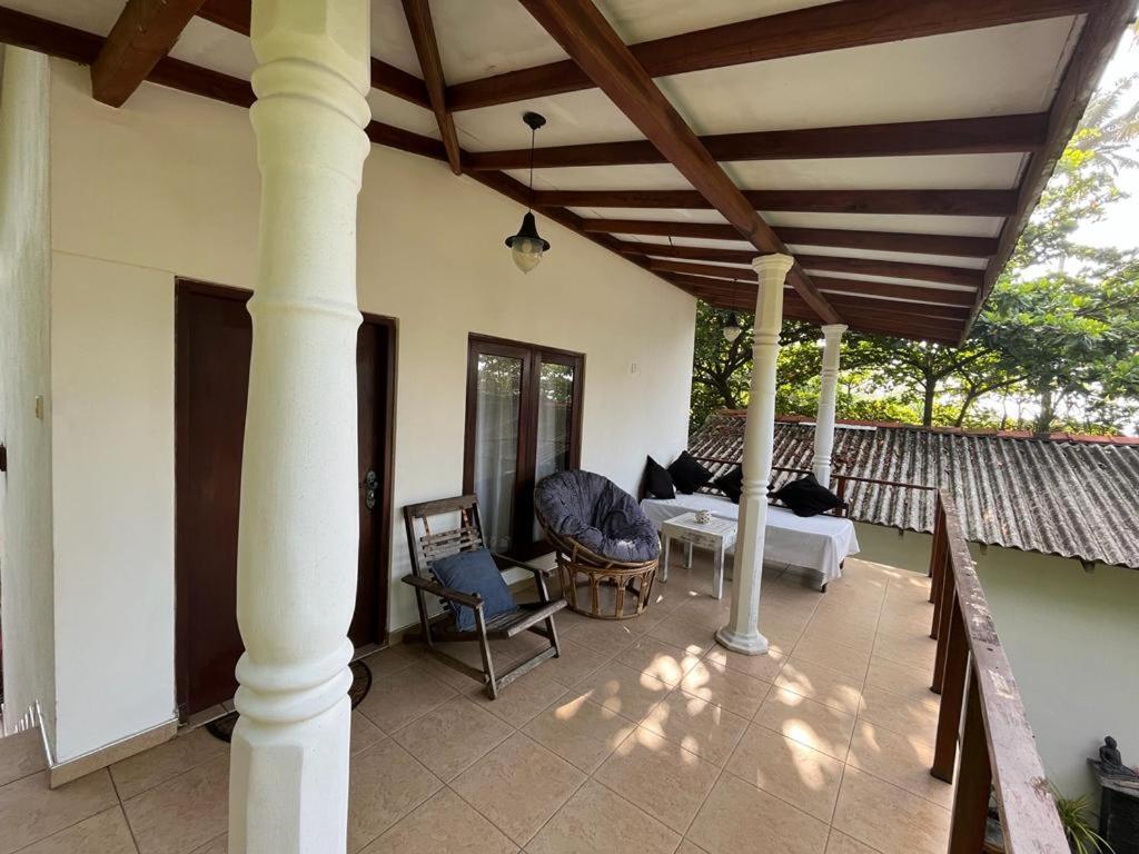 Beach House Kalukatiya - Family Villa, Seaview Room, Garden Room Диквела Екстериор снимка
