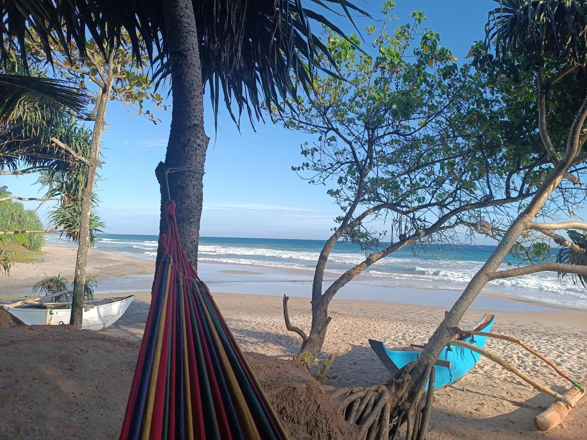 Beach House Kalukatiya - Family Villa, Seaview Room, Garden Room Диквела Екстериор снимка